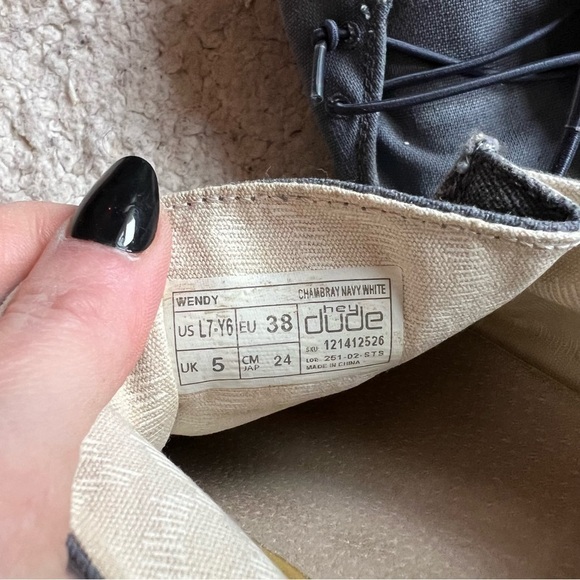 Hey Dude: Women's 'Wendy' Chambray Canvas Upper Slip On Loafer Sneakers Sz 7 - Picture 8 of 9